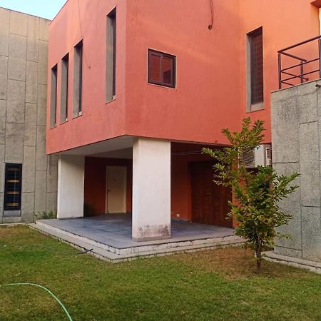 Villa-Safal Amrakunj Αχμπανταμπάντ Εξωτερικό φωτογραφία