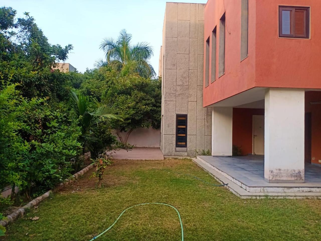 Villa-Safal Amrakunj Αχμπανταμπάντ Εξωτερικό φωτογραφία